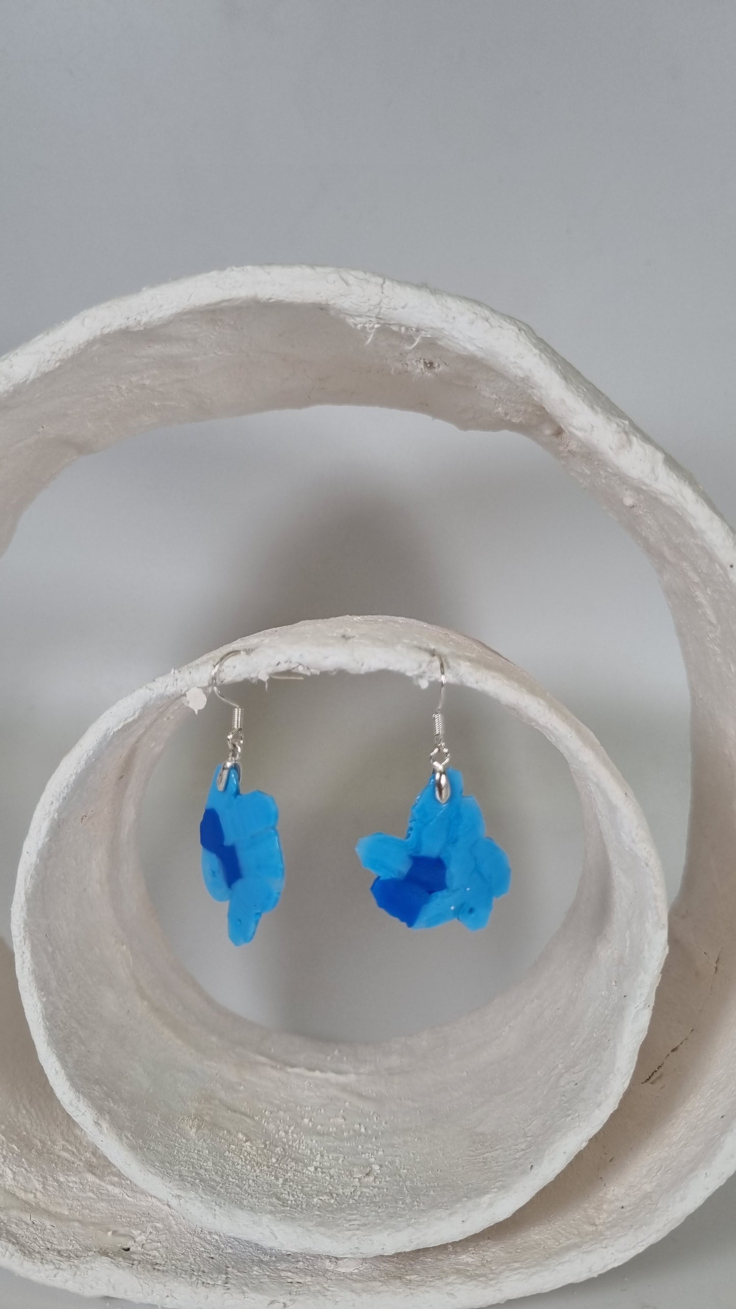 Small blue abstract hama earrings - PLASTIQUE By Siân