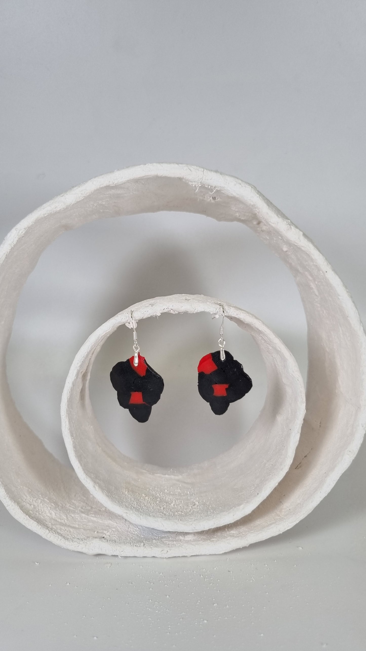 Small black and red abstract hama earrings - PLASTIQUE By Siân