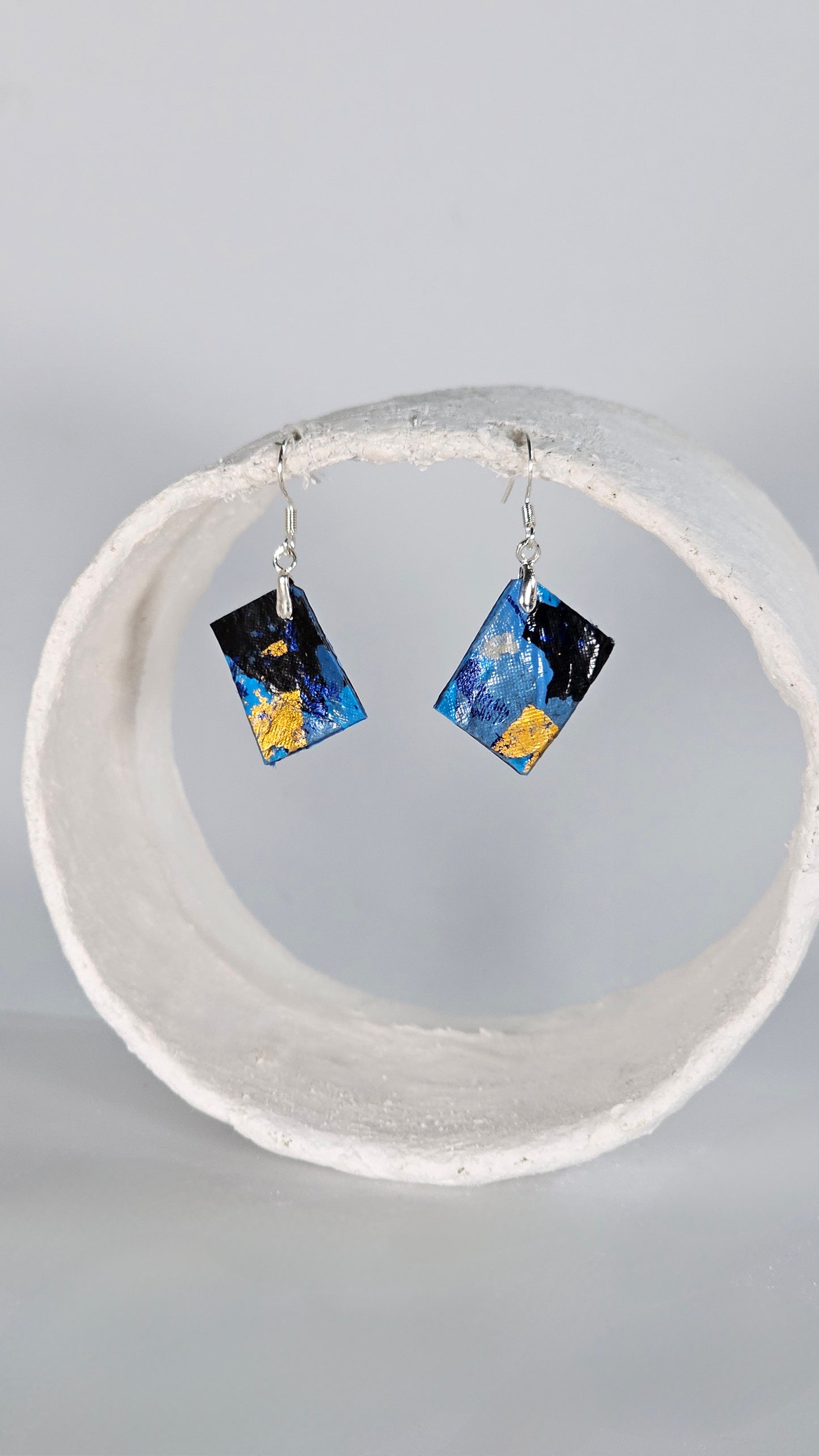 S rectangular shaped earrings in metallic gold and blue- S/S 24 - PLASTIQUE By Siân